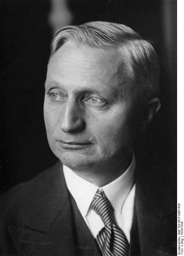 Johannes Krohn (Bild: Bundesarchiv Berlin, Bild 183-2017-0407-504)